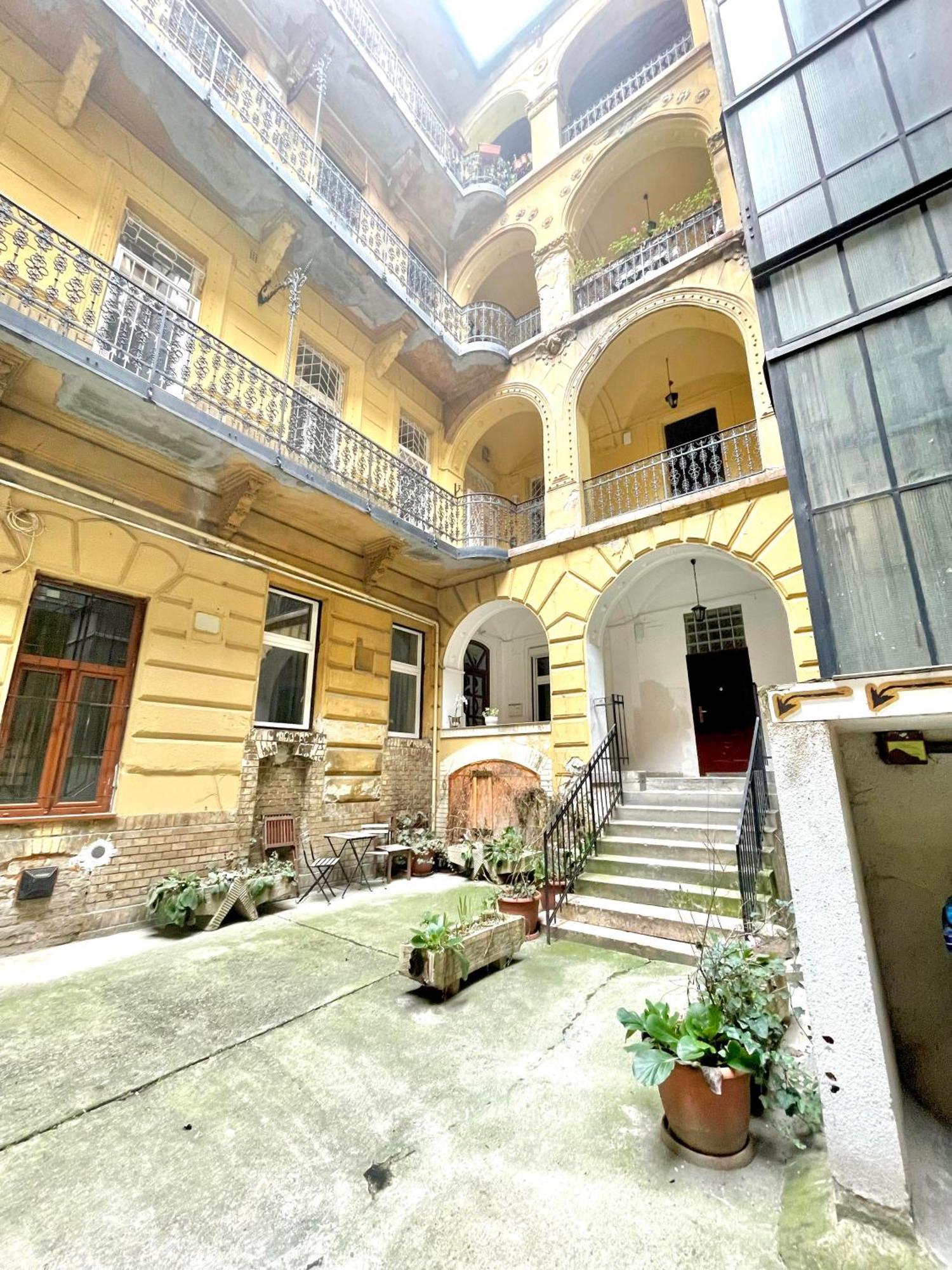 Small Cosy Apartment Near The Famous Westend City Center Budapest Eksteriør bilde