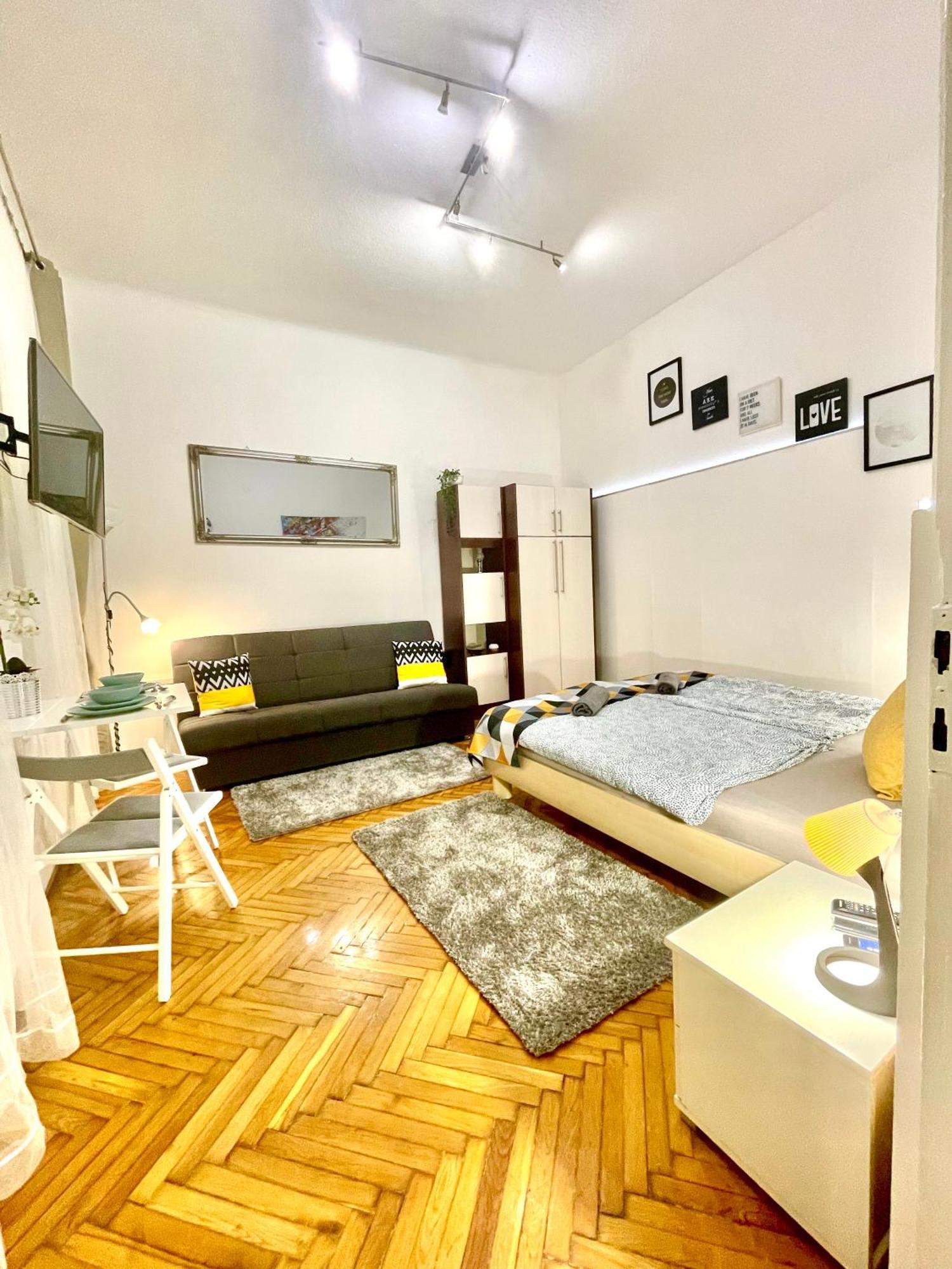 Small Cosy Apartment Near The Famous Westend City Center Budapest Eksteriør bilde