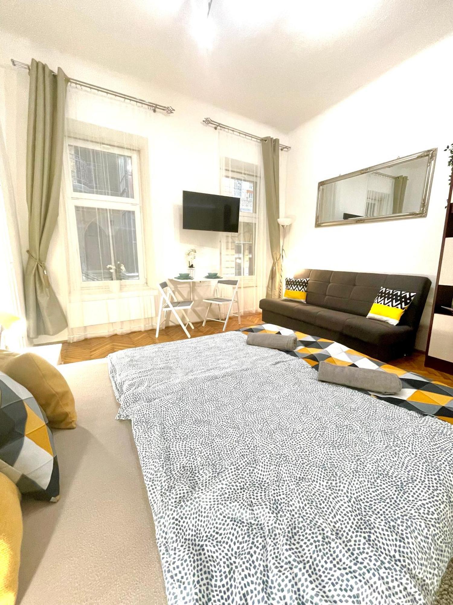 Small Cosy Apartment Near The Famous Westend City Center Budapest Eksteriør bilde