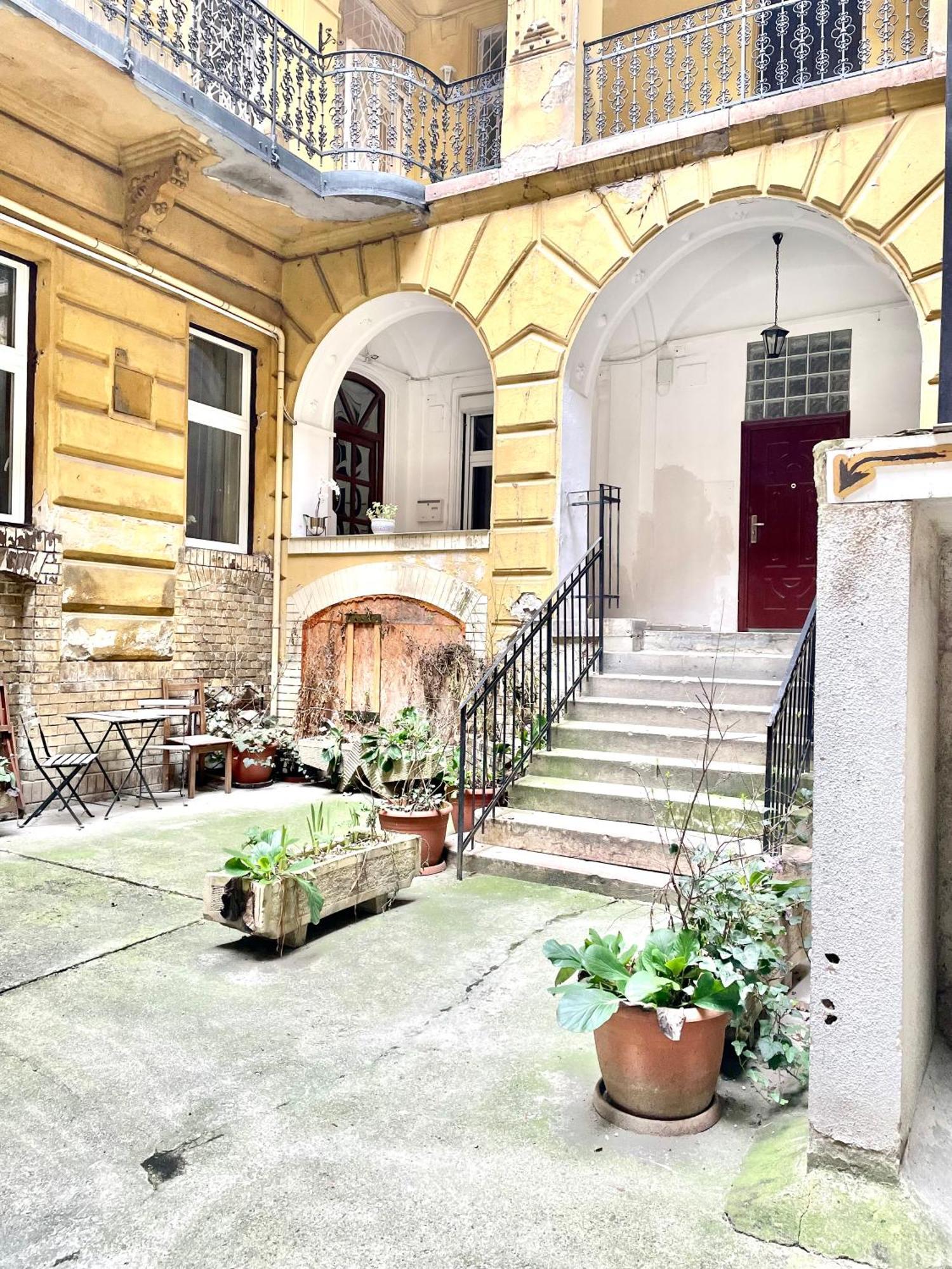 Small Cosy Apartment Near The Famous Westend City Center Budapest Eksteriør bilde