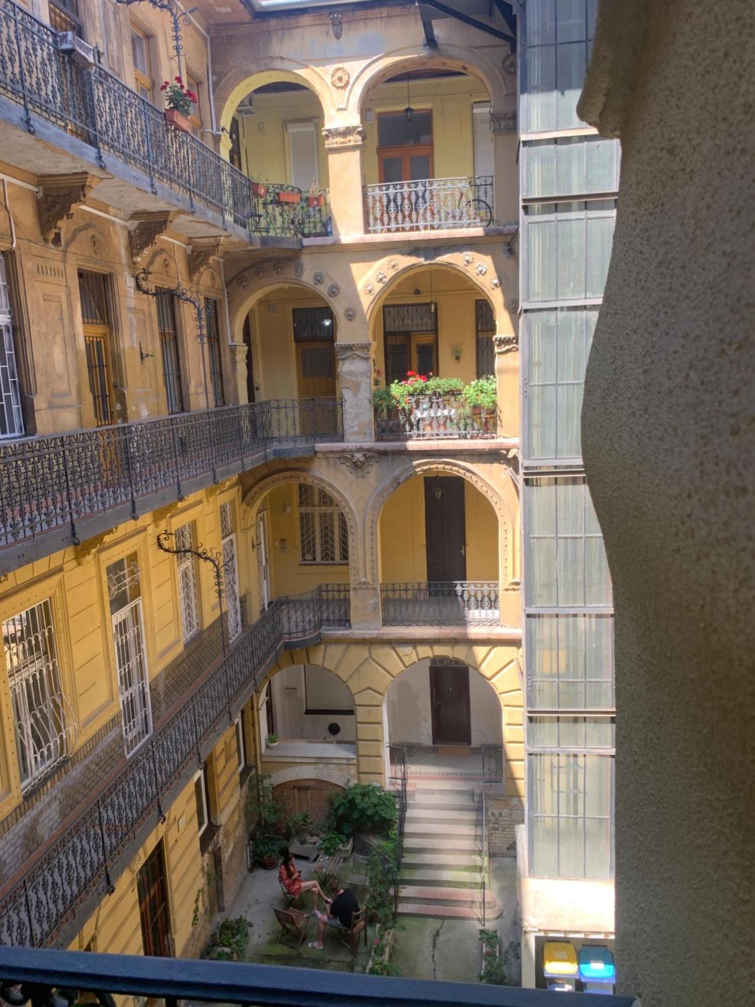 Small Cosy Apartment Near The Famous Westend City Center Budapest Eksteriør bilde